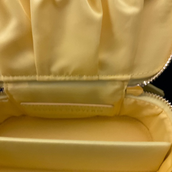 Stoney Clover Lane travel case in lemon - Picture 6 of 8